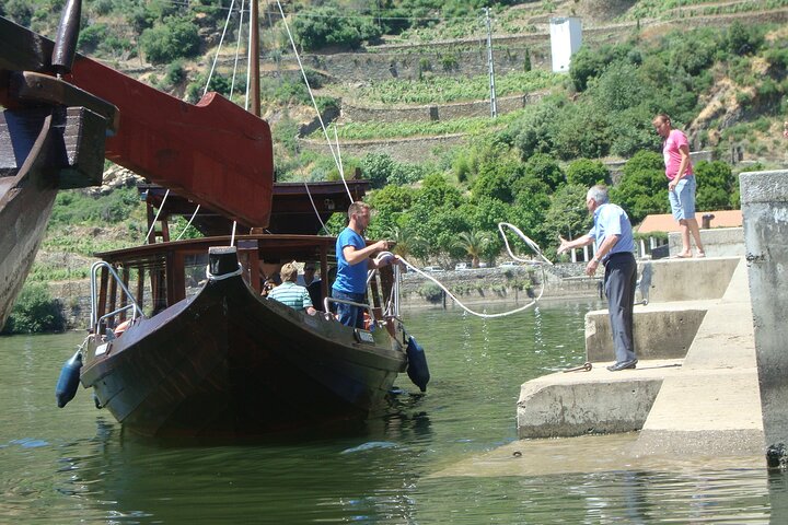 Douro Valley Small-Group Wine Tour with Lunch and River Cruise, photo 4