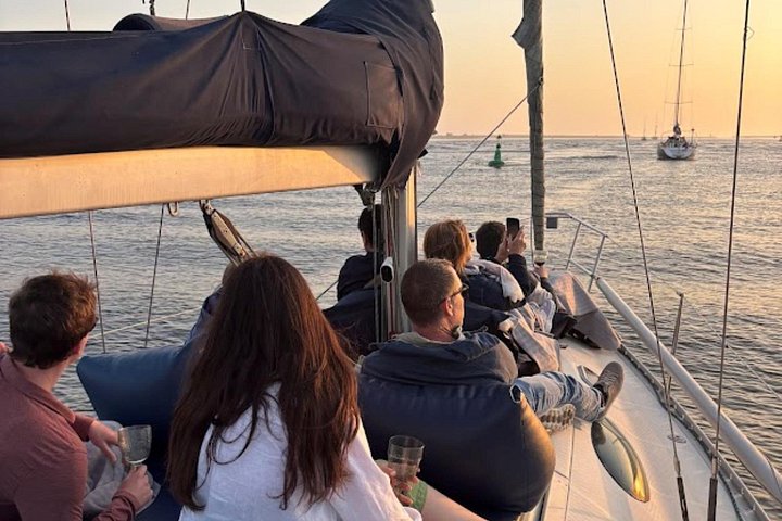 Porto: Porto Douro Cruise with Port Wine, daytime or Sunset,