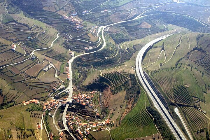 Douro Valley private wine tour | tastings and lunch included, photo 2