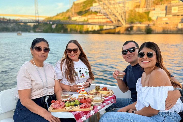 Porto: 6 Bridges Private Douro River Yacht w/ Food & Wine, photo 2