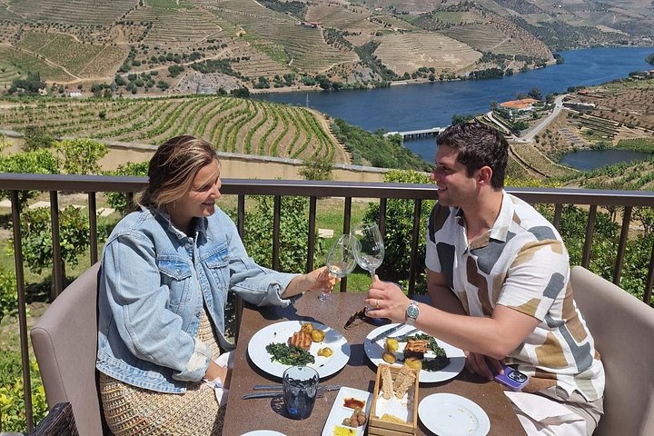 Douro Valley-Private Experience-Specialized Guide, Lunch, Boat,wineries,tastings, photo 4