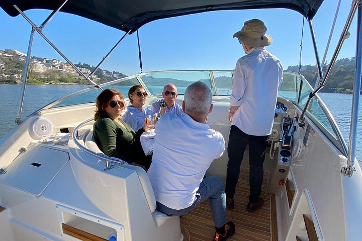 Private tasting in the Douro (1 to 7 people) on a yacht for yourself, photo 3