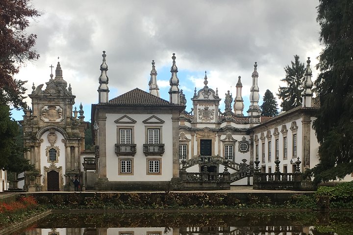 Douro Valley small group tour, Mateus Palace, Lunch and Wine tastings, photo 2