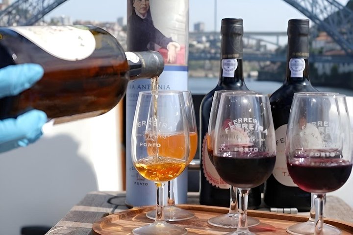 Porto : Luxury Boat Tour in the Douro with Porto Wine and Nata, photo 4