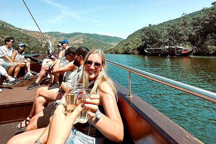 Douro Valley Small-Group Wine Tour: 2 Wineries, Cruise & Lunch, photo 3
