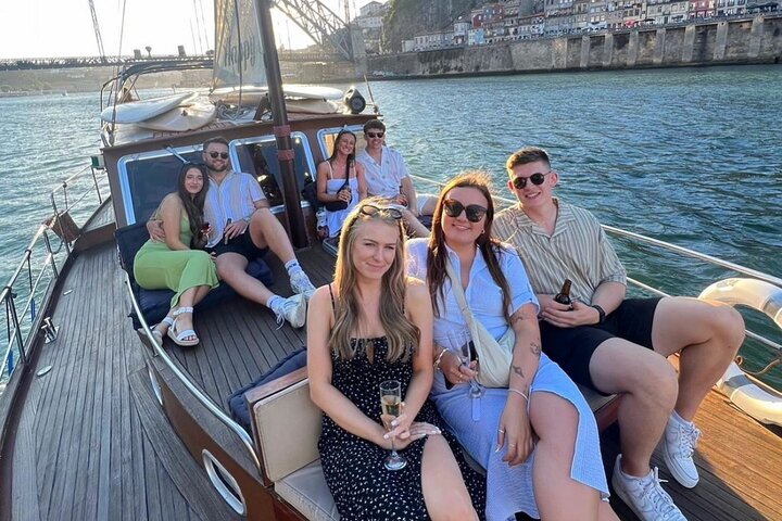 Porto: Tour on the Douro River in a Classic Boat, photo 2