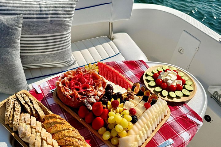 Porto: 6 Bridges Private Douro River Yacht w/ Food & Wine, photo 5