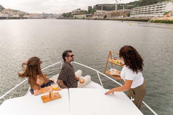 Porto: Douro Cruise on a 1963 Boat, 4 Port Wines, Max 6, photo 5