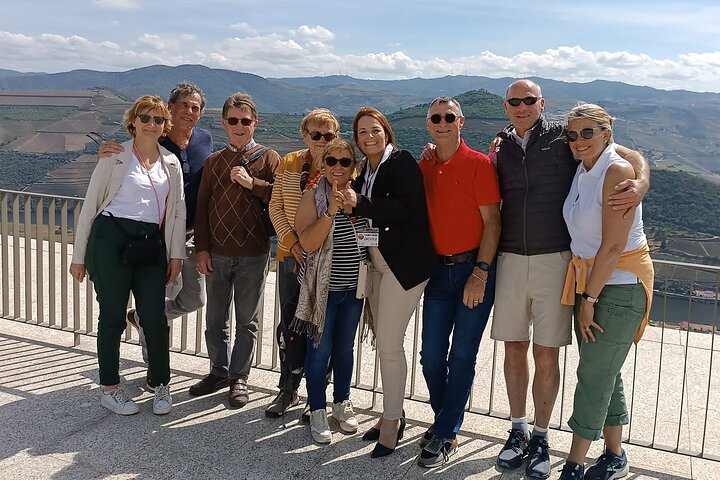 Experience in the Douro: Tua de Rabelo, Quinta, Tasting and Lunch, photo 3