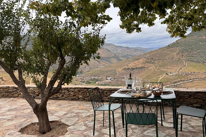 Private 4wd adventure in the Douro: lunch, wine tasting and boat, photo 2