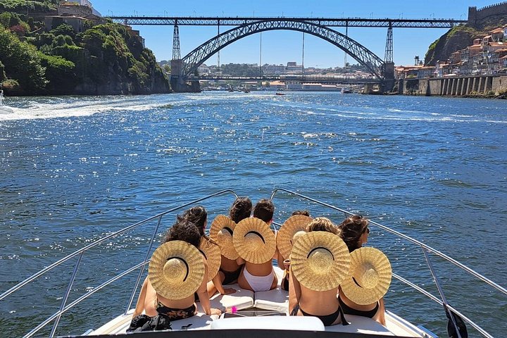Porto: Luxury Yacht Cruise on the Douro River and Estuary Reserve, photo 3