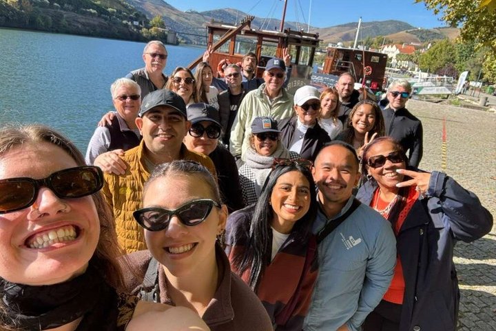 Half-Day Douro Valley Tour with Winery Lunch & River Cruise, photo 2