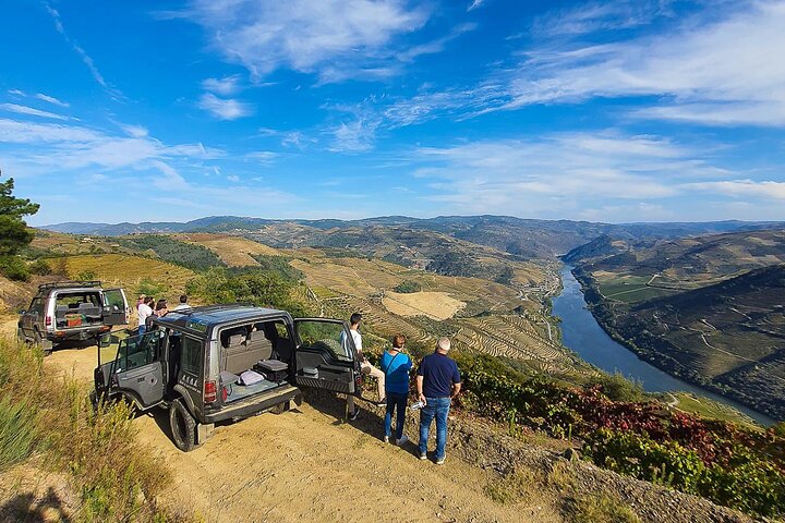 Private Douro 4x4 Adventure with Winery, Lunch & River Cruise, photo 2